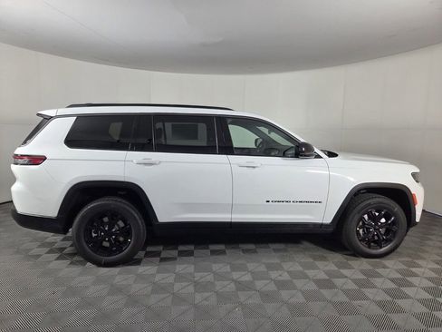 New 2026 Jeep Grand Cherokee L 2WD image 5
