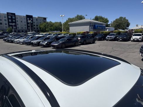 Used 2019 Porsche Macan AWD/4WD image 24
