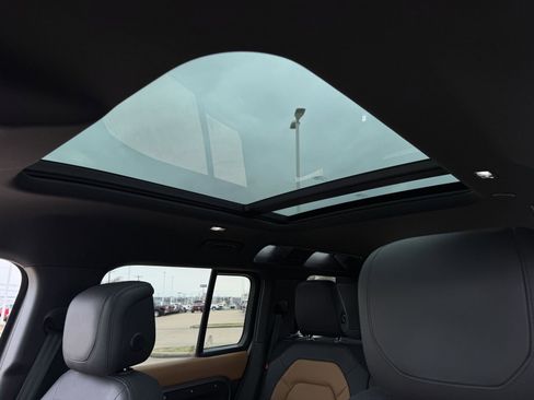 Used 2022 Land Rover Defender 110 X image 26