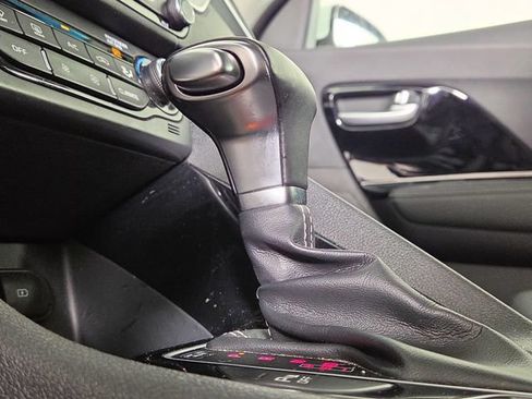 Used 2020 Kia Niro EX Premium FWD image 20