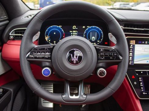 New 2025 Maserati Grecale Modena AWD/4WD image 14