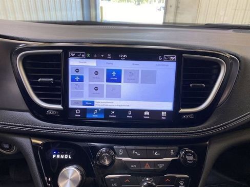 Used 2026 Chrysler Pacifica Select AWD/4WD image 40