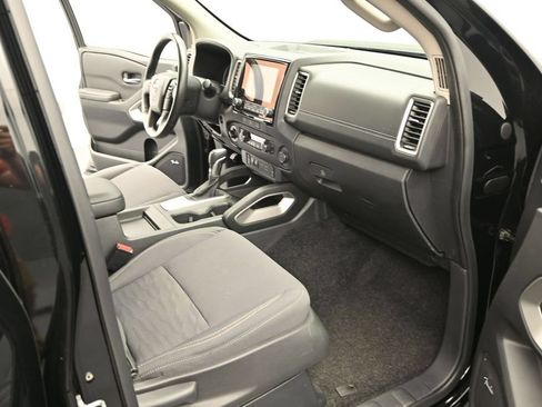 Used 2023 Nissan Frontier SV w/ SV Convenience Package AWD/4WD image 6