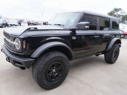 Certified 2022 Ford Bronco Wildtrak image 3