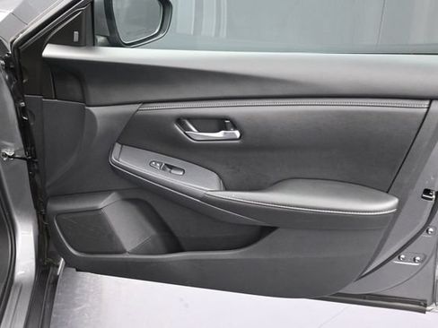 Used 2024 Nissan Sentra SV FWD image 32