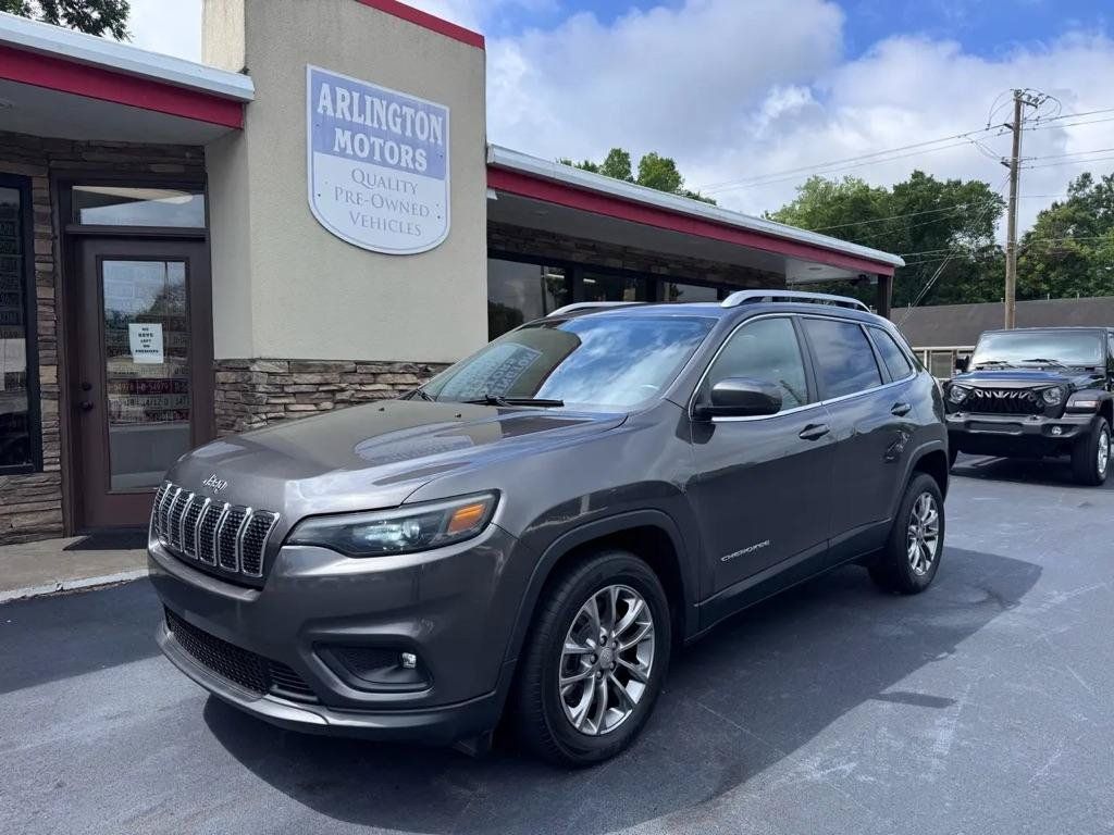 Used 2019 Jeep Cherokee Latitude Plus w/ Comfort/Convenience Group FWD image 1
