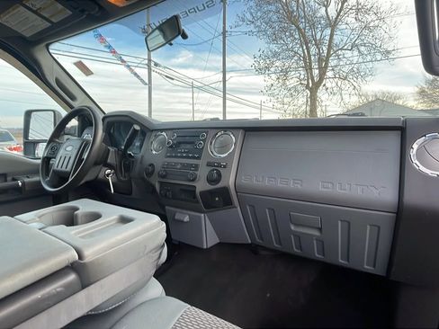 Used 2012 Ford F250 XLT w/ Snow Plow Prep Pkg image 26