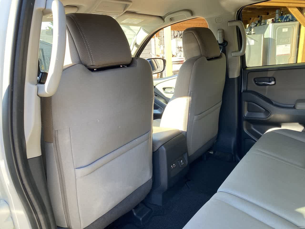 Used 2022 Nissan Frontier SV AWD/4WD image 14