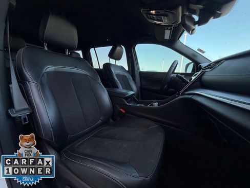 Used 2023 Jeep Grand Cherokee L Laredo AWD/4WD image 27
