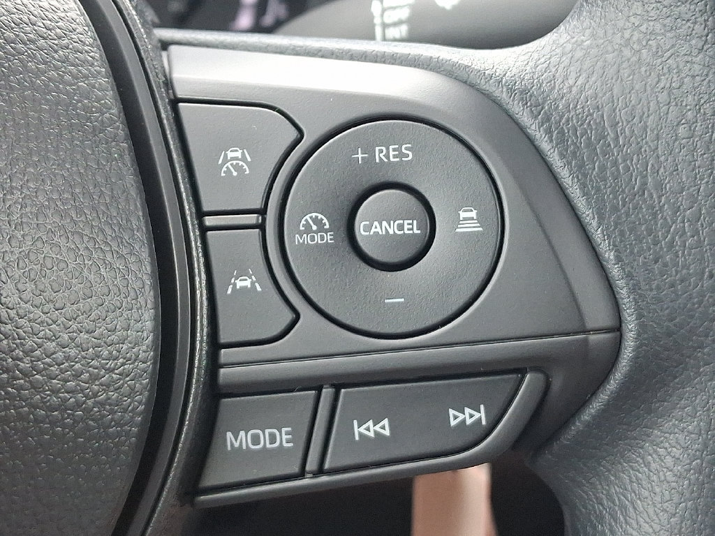 Used 2026 Toyota Corolla LE FWD image 22