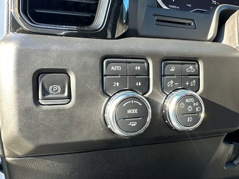 Used 2024 GMC Sierra 2500 AT4 w/ AT4 Preferred Package image 27