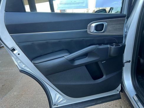 Used 2022 Kia Sorento SX Prestige image 14