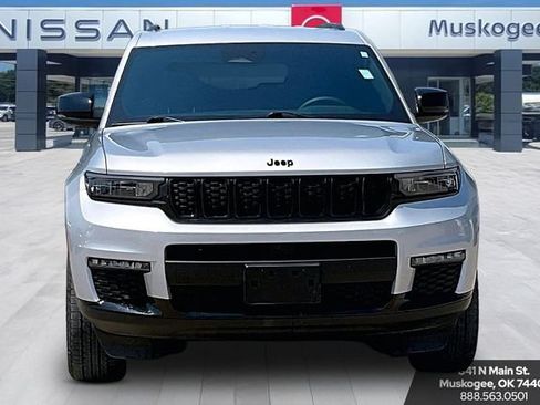 Used 2024 Jeep Grand Cherokee L Limited w/ Black Appearance Package AWD/4WD image 2