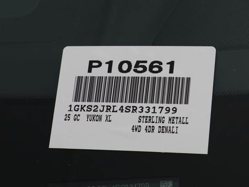 Used 2025 GMC Yukon XL Denali AWD/4WD image 28