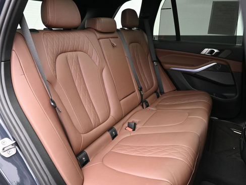 Used 2022 BMW X5 M50i AWD/4WD image 26