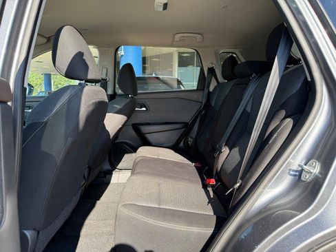 Used 2023 Nissan Rogue SV image 10