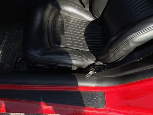 Used 2000 Chevrolet Corvette Coupe w/ Roof Pkg image 26