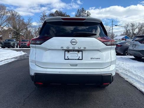 Certified 2024 Nissan Rogue SV image 8