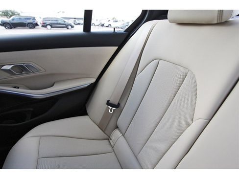 Used 2022 BMW 330i xDrive Sedan w/ Driving Assistance Package image 11