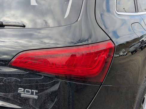 Used 2017 Audi Q5 2.0T Premium image 10