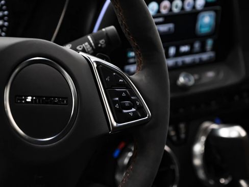 Used 2018 Chevrolet Camaro ZL1 image 10