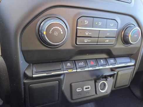 Used 2022 Chevrolet Silverado 1500 Custom image 21