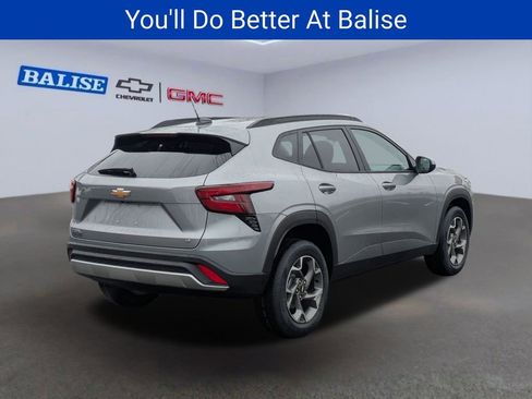 New 2026 Chevrolet Trax LT w/ Driver Confidence Package FWD image 3