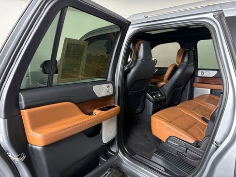 Used 2020 Lincoln Navigator L Reserve w/ Luxury Package image 27