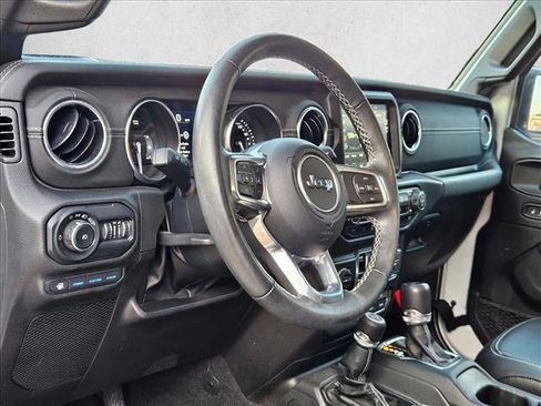 Used 2022 Jeep Wrangler Unlimited Sahara w/ Cold Weather Group AWD/4WD image 10
