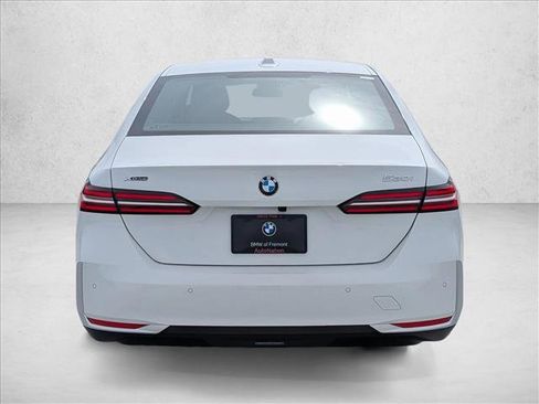 Used 2026 BMW 530i xDrive w/ Premium Package AWD/4WD image 7