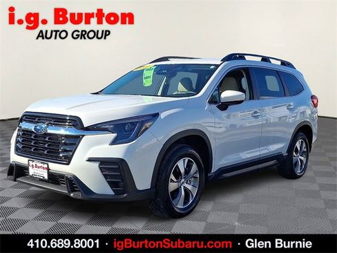 Used 2025 Subaru Ascent Premium image 3