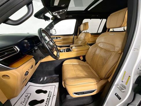 Used 2022 Jeep Grand Wagoneer Series III image 22