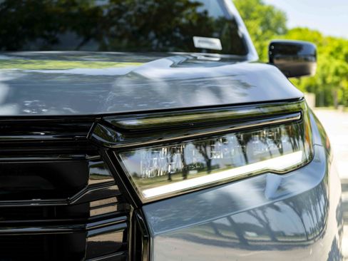 Used 2026 Honda Pilot Black Edition image 11