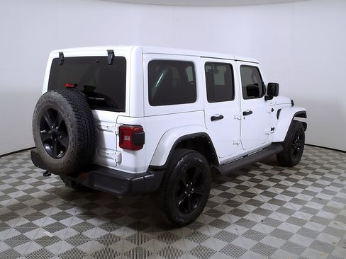 Used 2021 Jeep Wrangler Unlimited Sahara AWD/4WD image 7