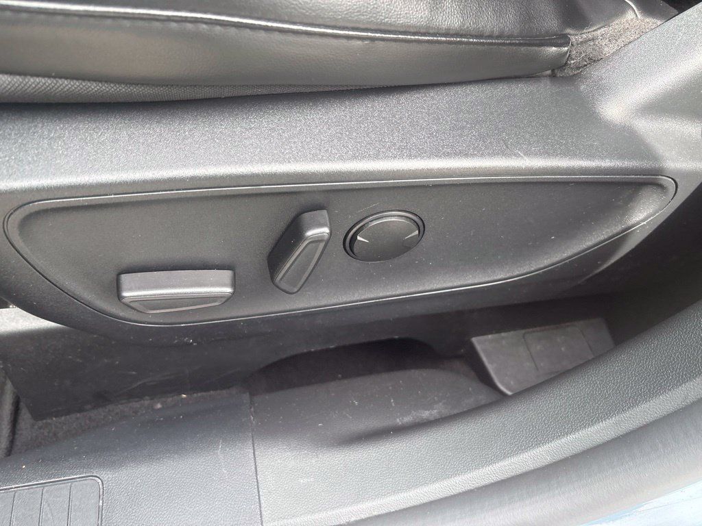 Used 2024 Ford Escape ST-Line w/ Tech Pack #1 FWD image 23
