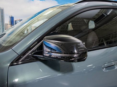 Used 2025 BMW X2 M35i w/ Premium Package image 10