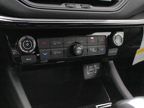 New 2026 Jeep Compass Limited image 27