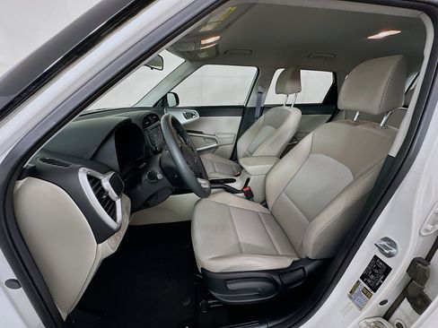 Used 2022 Kia Soul LX w/ Technology Package image 13