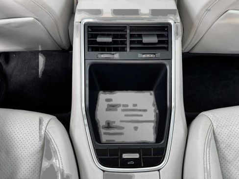 Used 2017 Porsche Panamera image 43
