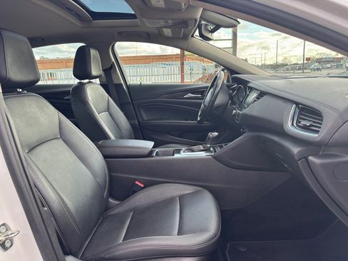 Used 2018 Buick Regal Essence image 15