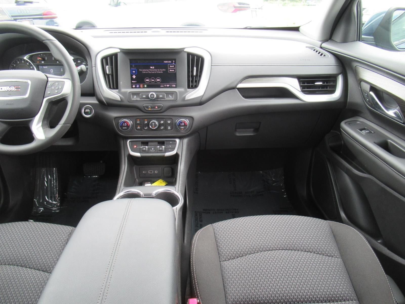 Used 2024 GMC Terrain SLE w/ Driver Convenience Package FWD image 15