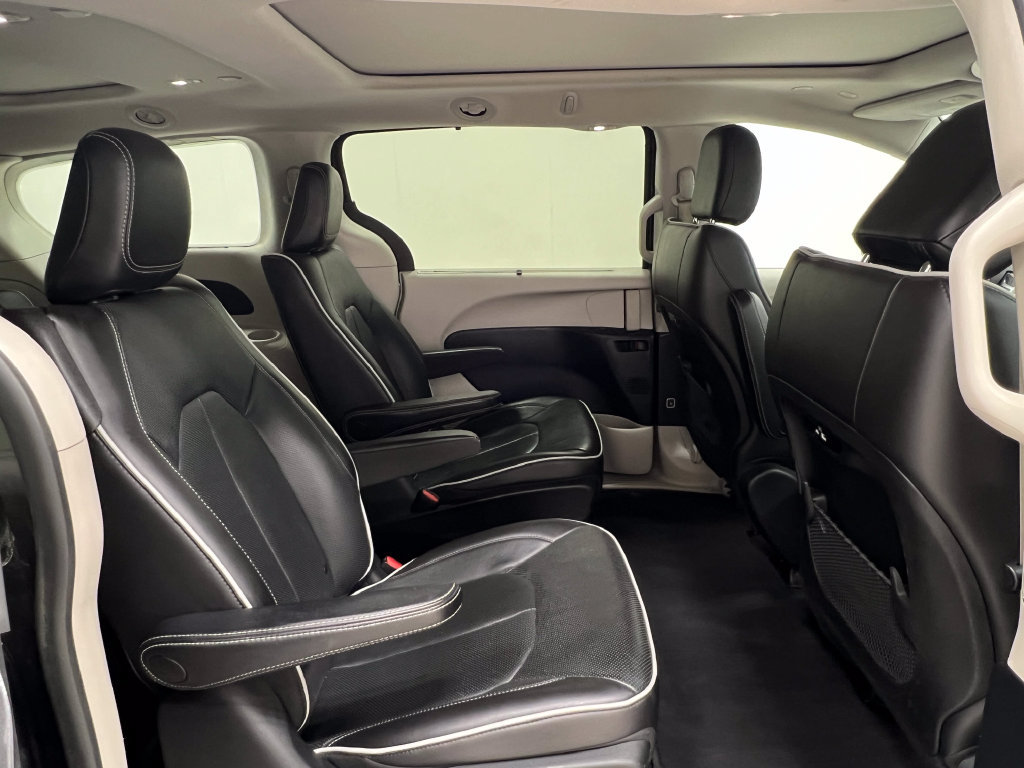 Used 2021 Chrysler Pacifica Limited FWD image 38