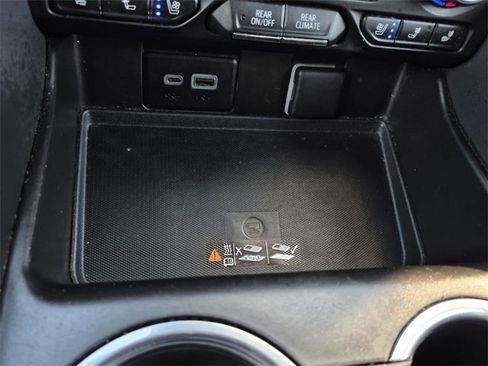 Used 2023 Chevrolet Suburban Premier image 46