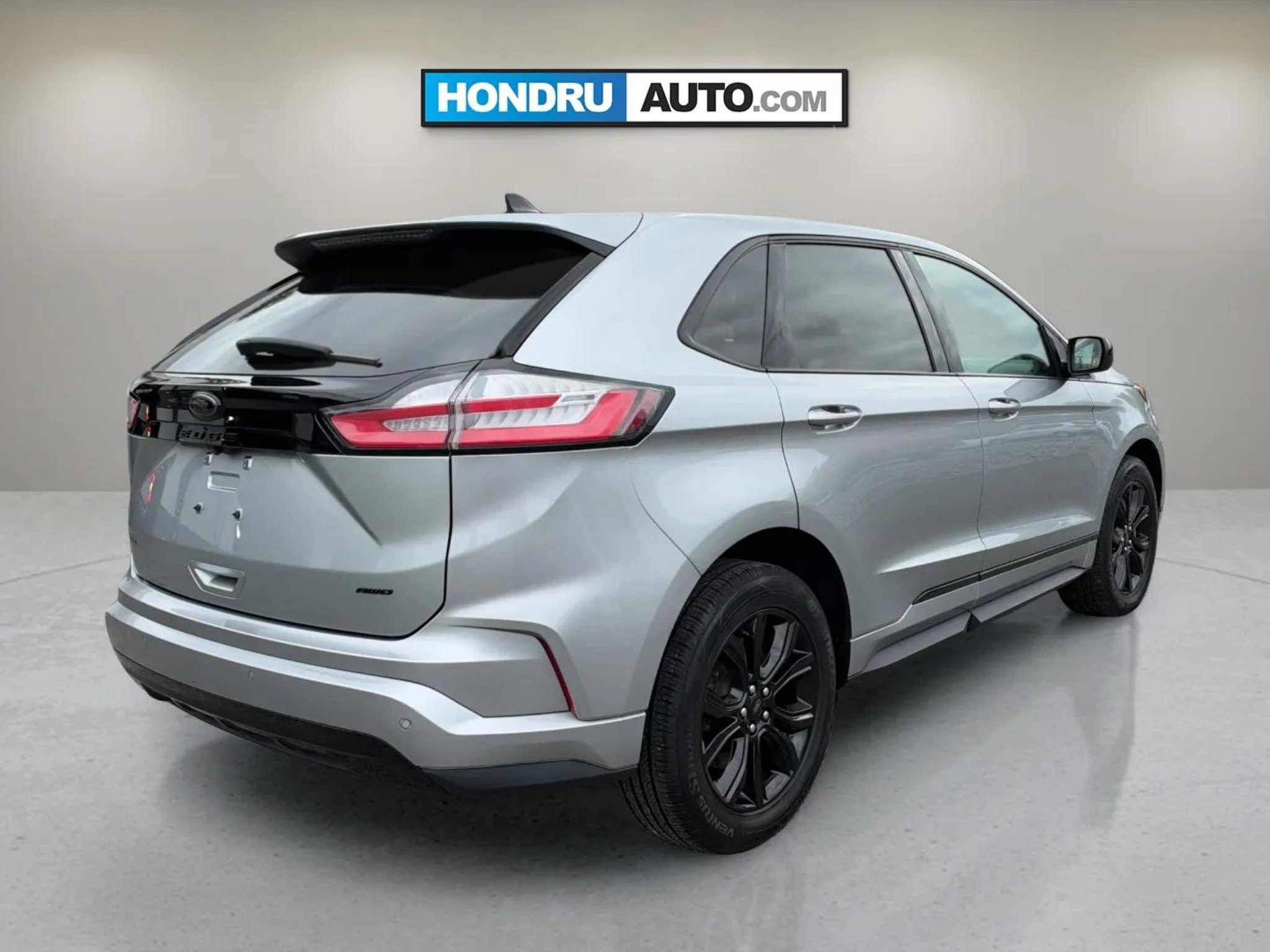 Used 2023 Ford Edge SE w/ Black Appearance Package AWD/4WD image 4