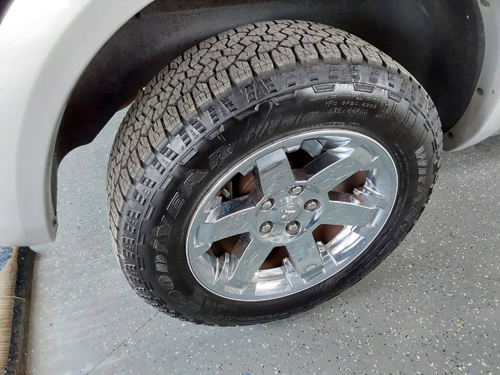 Used 2012 RAM 1500 Laramie AWD/4WD image 21