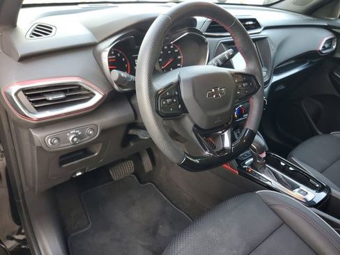 Used 2023 Chevrolet TrailBlazer RS image 17