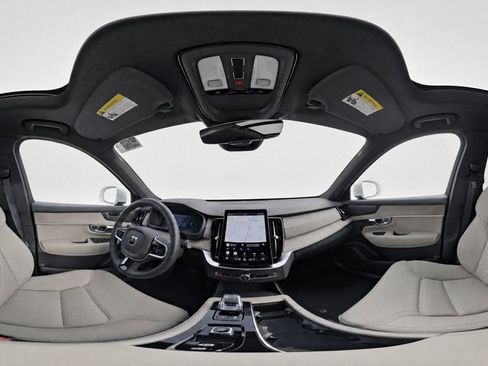 Certified 2026 Volvo XC90 B6 Plus AWD/4WD image 10