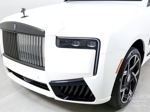 Certified 2025 Rolls-Royce Cullinan Black Badge AWD/4WD image 44
