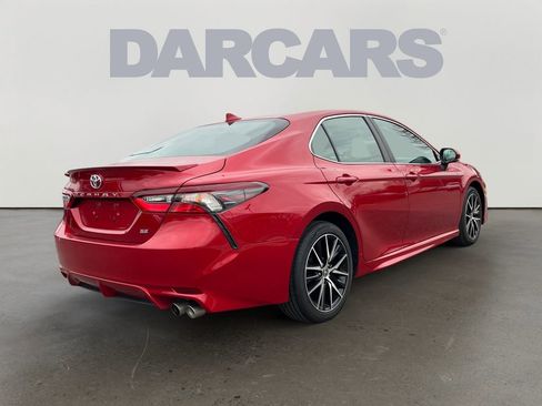 Used 2024 Toyota Camry SE image 5
