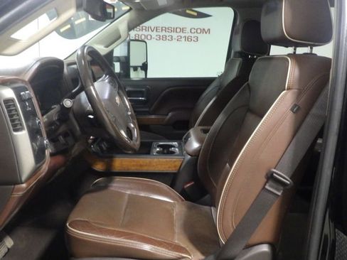 Used 2019 Chevrolet Silverado 3500 High Country w/ Duramax Plus Package image 8